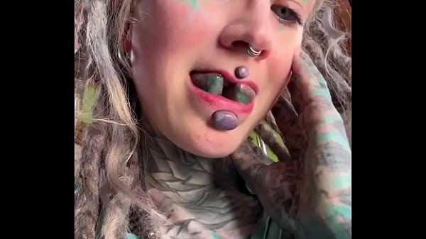 What can i do best with my tongue wrong asnwers only in the commentzz #tonguesplit #tongue #bodymodi