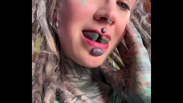 What can i do best with my tongue wrong asnwers only in the commentzz #tonguesplit #tongue #bodymodi