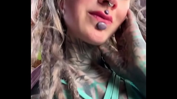 What can i do best with my tongue wrong asnwers only in the commentzz #tonguesplit #tongue #bodymodi 