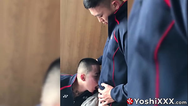 Juicy Asian rimming before bareback 