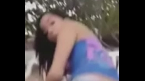 Ninfeta virgem rebolando 21 