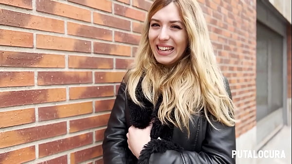 Menudo Pilladas Que Le Hacen A Esta Chica Por La Calle thumbnail