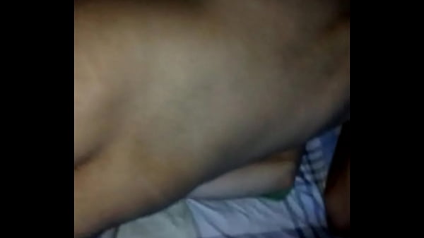 LE METO EL DEDO MIENTRAS COGE A HETERO 