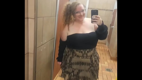 Bbw shows off new outfit 