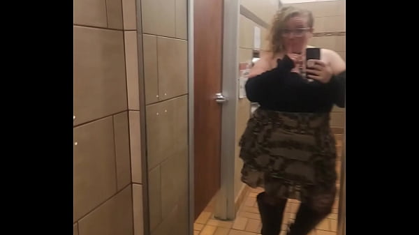 Bbw shows off new outfit 