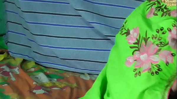 Play MP4 - इन्डियन भाभी को बयफ्रेंड्स ने लन्ड चूसवा कर खुब चोदा