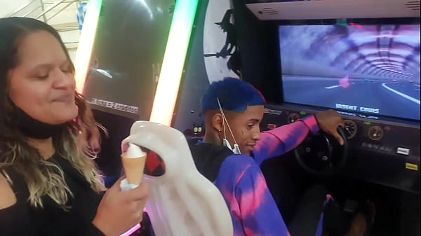 Play MP4 - Procurando homens no shopping emcontrei garoto dotado fodi no banheiro