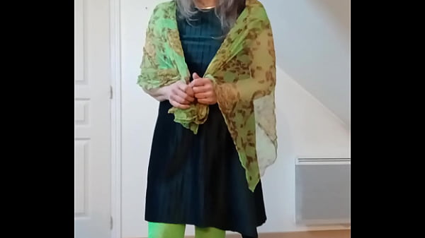 Nonton 2025 03 17 Esclave F Strip Tease St Patrick thumbnail
