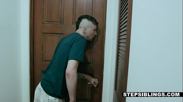 Play MP4 - stepbrother & Fucks Them- Jewelz Blu & Lacy Lennon