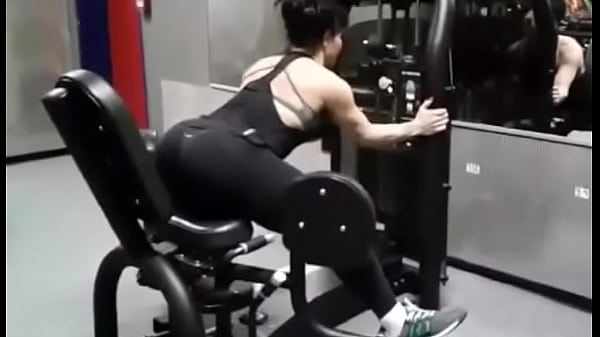 thalya cyclone dans la salle de fitness 