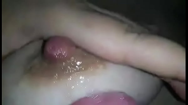 Play MP4 - Mi novia chup&aacute;ndose las tetas