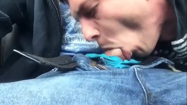 Mamando o motorista do uber 