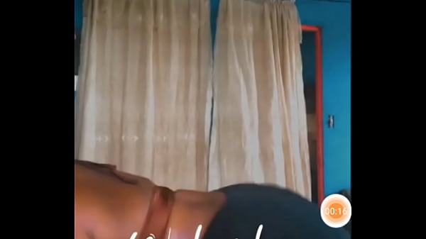 Twerking that fat ass she fine as hell