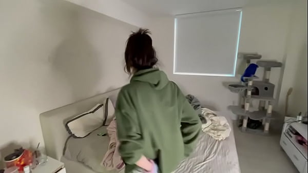 Play MP4 - Tinder date comes over and fucks my brains out