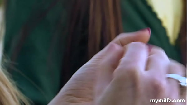 Play MP4 - Squirting lesbians