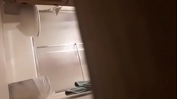 Play MP4 - Girl fresh out of the shower