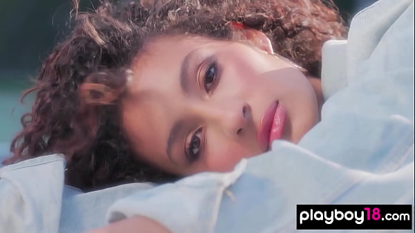 Nonton Skinny Small Titted Nude Latin Muse Covering Her Tight Body With Purple Paint thumbnail