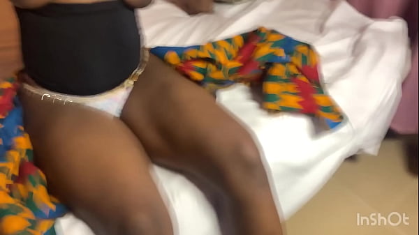 Housemaid can&rsquo;t resist boss dick 