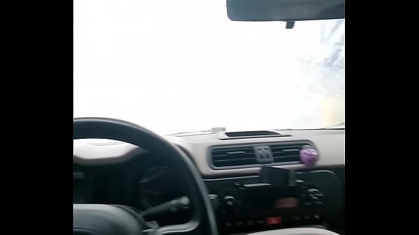 Play MP4 - Mentre lavo la macchina il grande culo della mia matrigna mi fa eccitare e mi succhia il cazzo dentro il carwash