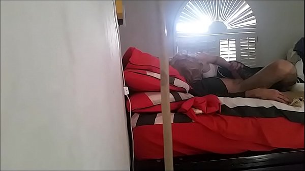 Mi tio casado me hace su putita 