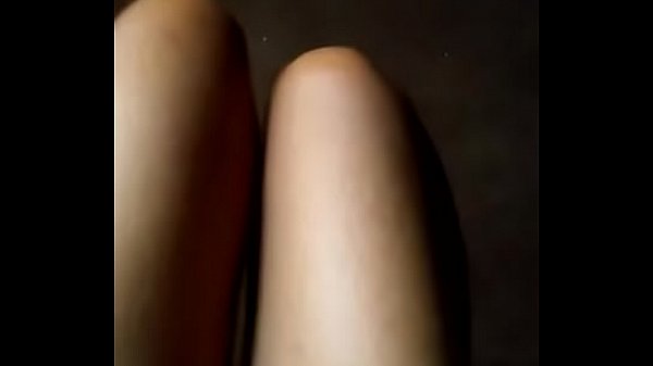 Hot Ebony flapping thighs andlegs