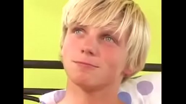 Hot Boy modeling and wanking his dick for camera man 