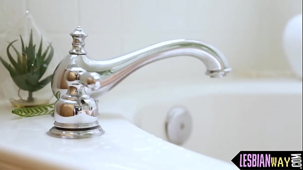 Trimmed babe_queening lesbian_girlfriend