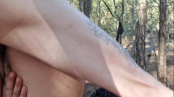 Turista perdido na mata obrigado a foder uma bruxa pra nao ser amaldi&ccedil;oado halloween