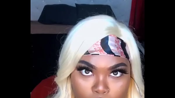 Play MP4 - Playing around on camera by Zaharii