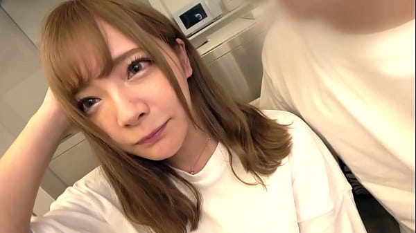 3HZ3kap年の差カップル ドM体質の年下淫乱彼女を寝取らせてみたら_連続イキで_おかしくなっちゃう とトロける顔でカメラ目線_リョウちゃん感じちゃってゴメンなさい