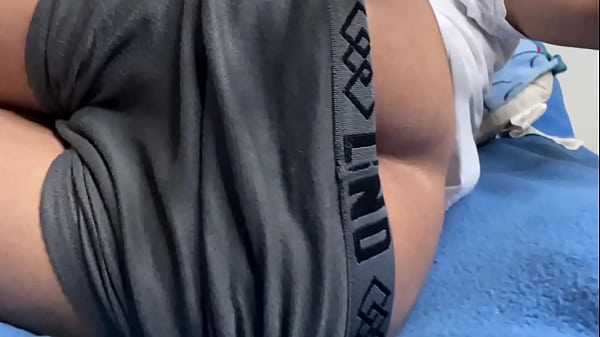 There's a man who wants to fuck my ass in my bed 