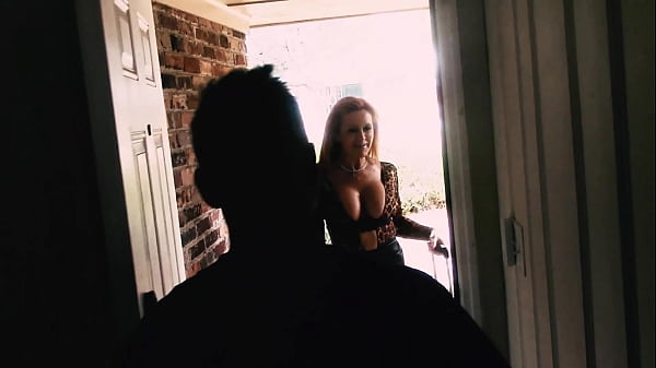 Nonton Nina Lakes Is Insatiable thumbnail