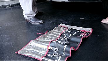 Nonton Latina Bbw Mary Butterfly Seduces The Car Mechanic Into Anal Jm1413 thumbnail