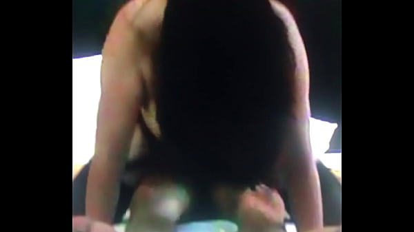 Play MP4 - Cabalgando rico de espalda