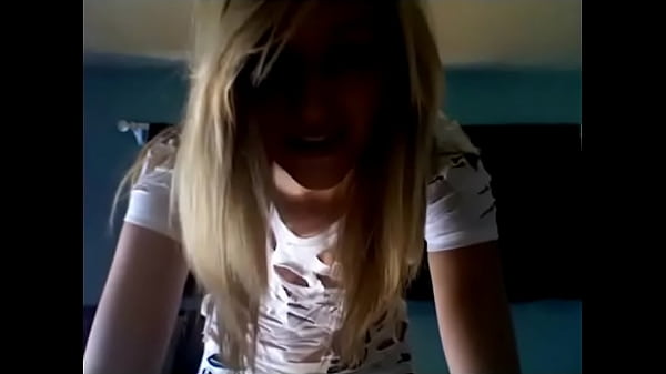 Play MP4 - me stripping &hearts;