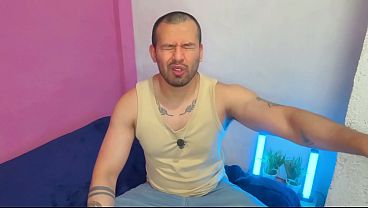 Alba&ntilde;il Maduro Follando A Twink Primerizo thumbnail