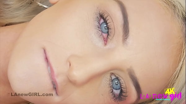 Hot blondegets aroused rubbing pussy in 4K Closeup