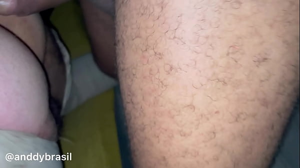 Play MP4 - Tirando a virgindade de um macho casado