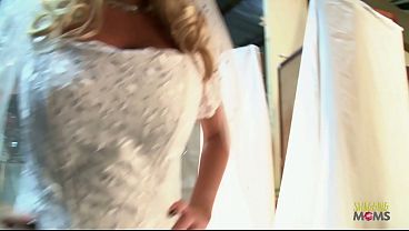 Nonton Milf Bride Has Second Thoughts About Marriage And Gets Consoled By The Guy. She Sees His Erection Through His Pants And Gets Excited. After Giving Him Head She Spreads Her Cheeks And Begs For Anal. thumbnail