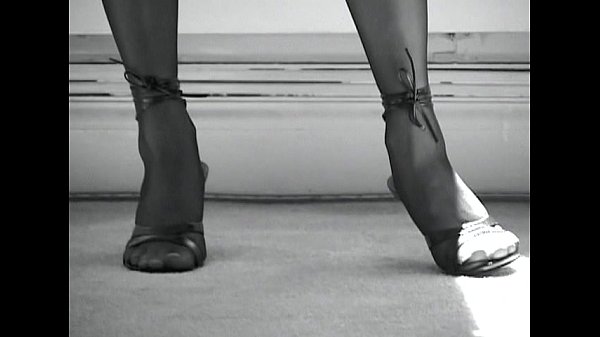 Play MP4 - Metro - Chasing Angels - scene 2