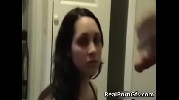 Nonton Dirty Brunette Bitch Gets Facial After thumbnail