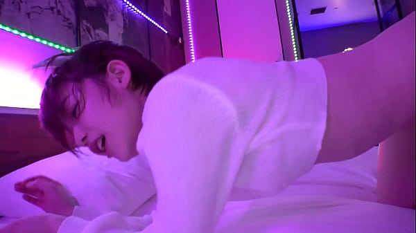 しくチ○ポしゃぶり固定バイブが激しくうねる！声が出せない状況でピストン！サイレント悶絶絶頂！ thumbnail