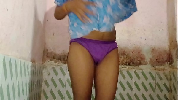 Play MP4 - बॉयफ्रेंड से चुदावा ने के लिए अपनी चूत के बाल साफ करते हुए