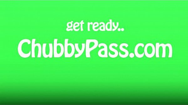 Nonton Chubby Queen Seduced In A Car thumbnail