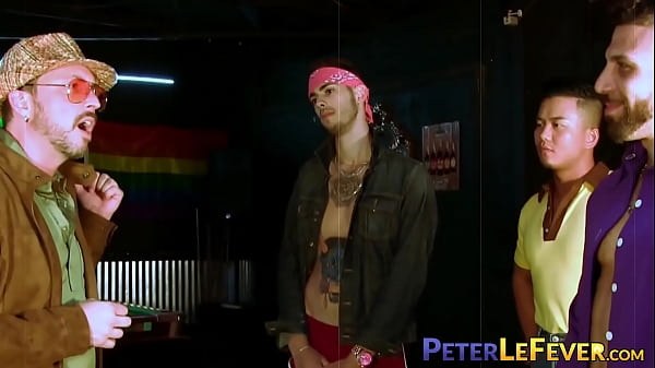 Smooth jock deepthroating cock in 3some 