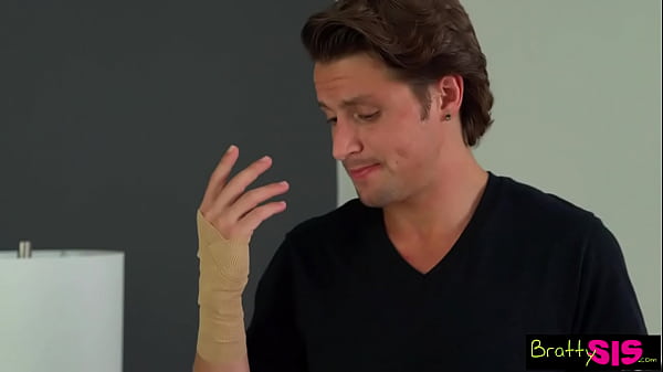 Play MP4 - Step Sisters BFF "Be straight with me&comma; have you seen his dick&quest; Have you touched it&quest;" S16&colon;E5