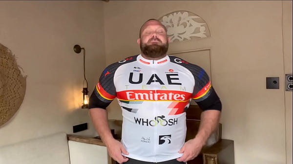 LYCRA FETISH METAL BENDING MUSCLE WORSHIP WITH CUM EATING ENDING