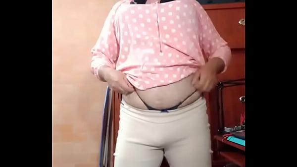 Me encanta marcar mi tanga y mi pene, pero me gusta mas, sacar leche