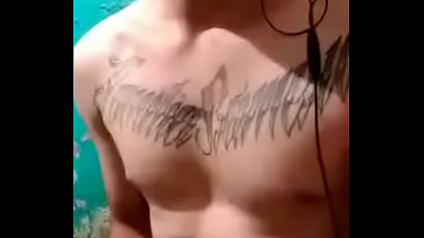 Play MP4 - 22 a&ntilde;os&comma; en busca de una madura