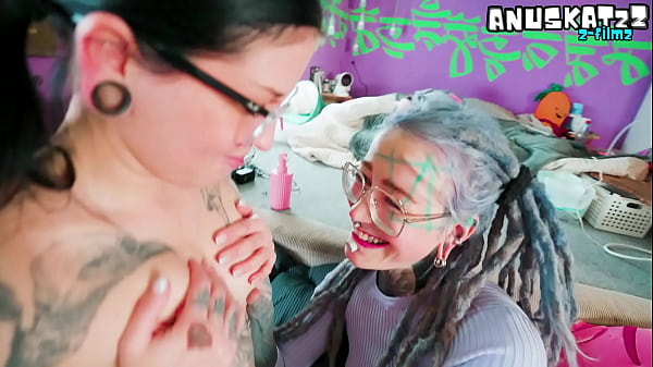 Play MP4 - POV ANAL THREESOME with tattooed dick and thick goth babe&excl;